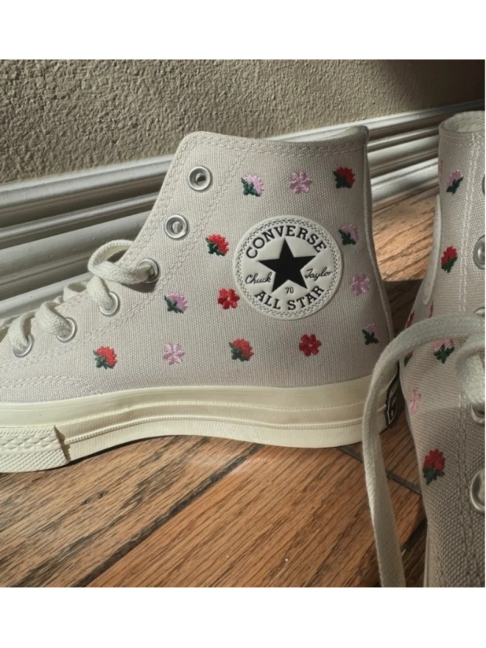 Converse Chuck Taylor Retro Inspired Floral Embroidered Hi Top Sneakers Womens 8 - Picture 5 of 9